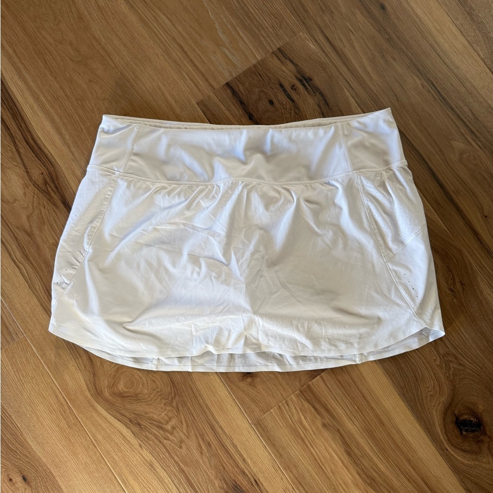 Athleta Run With It 14” white Skort